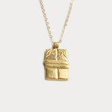 The Kiss Necklace in Gold